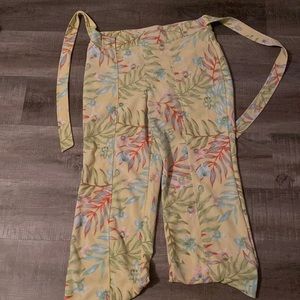 This is a no boundaries pantsuit!!